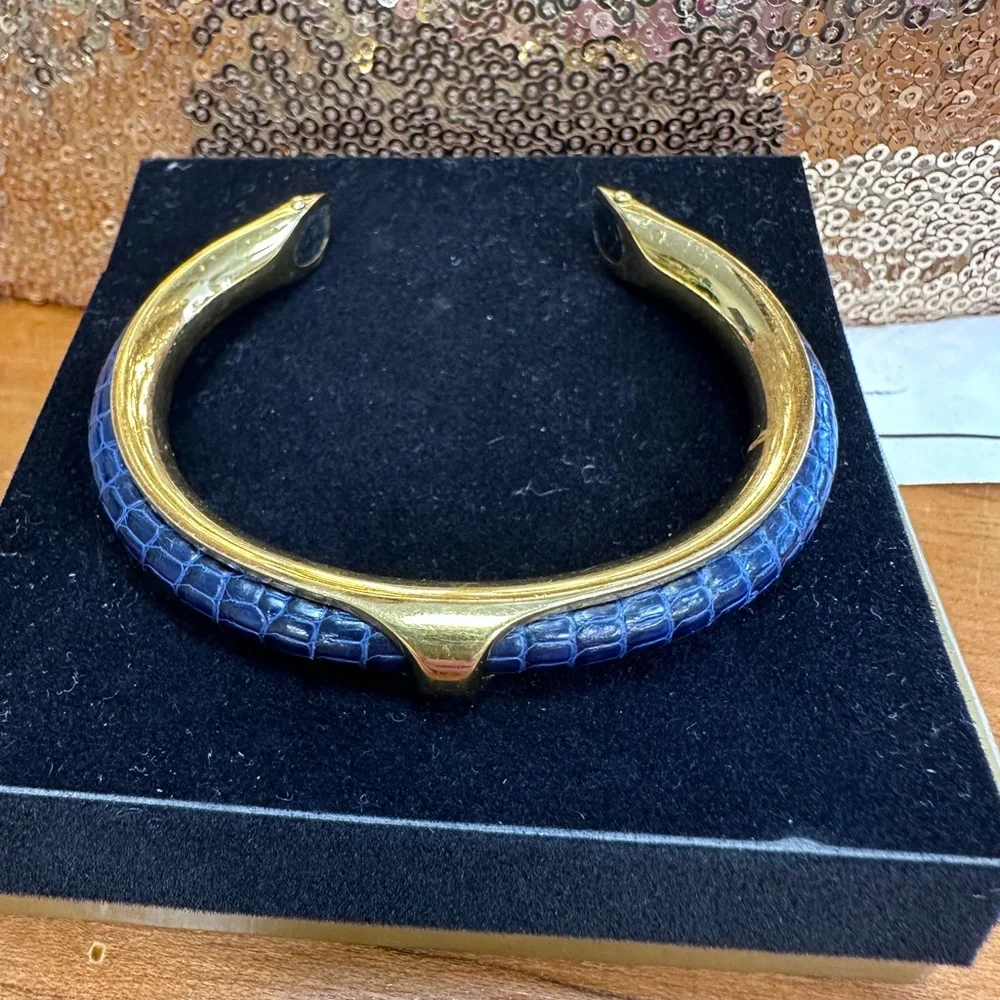 Hermes women’s Gold and Blue leather Bracelet- GORGEOUS! EXCELLENT CONDITION! - Picture 4 of 16
